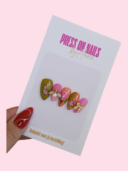 Op maat gemaakte press on nagels met karakter