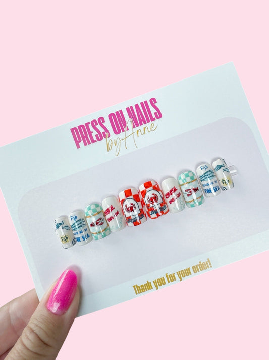 Handgemaakt vs. Fabriek: Waarom jouw nagels echt het verschil verdienen